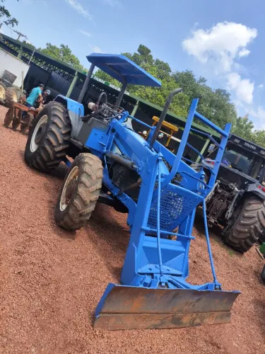 Trator New Holland TL 75E