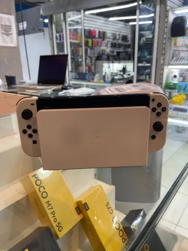 Nintendo Switch OLED Desbloqueado + Pro Controller + SD 256GB