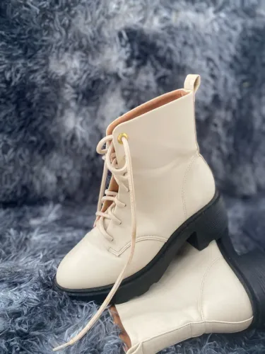 Botas Femininas Bege da vizzano