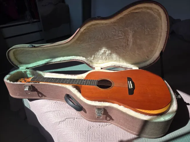 Violão Acústico Rozini em Perfeito Estado com Case