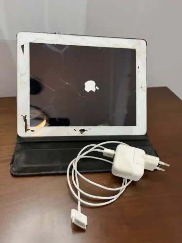 iPad 3 (A1430) 64 GB - branco, funcional, com capinha + carregador