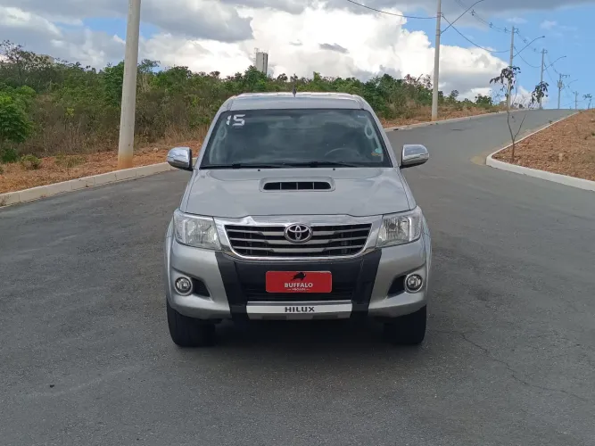 Toyota Hilux CD 4X4 2.8 Diesel Aut. 2015