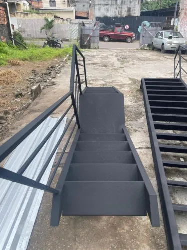 Escada reta ferro 