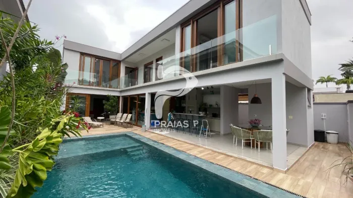 Casa em condomínio fechado, 5 suítes, Jardim Pernambuco II