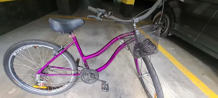 Bicicleta Bic Beach violeta, aro 26, 18 m, usada duas vezes, 18 marchas, feminina.