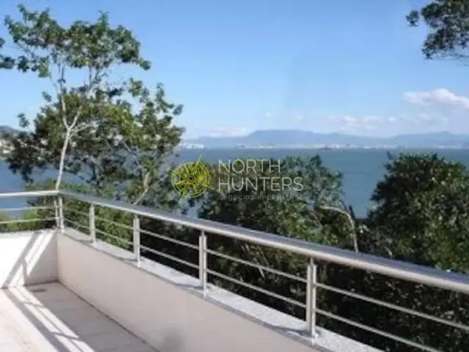 Mansão de 1000m2 com praia particular á venda em Cacupé