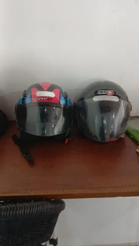 Vendo 2 capacetes abertos