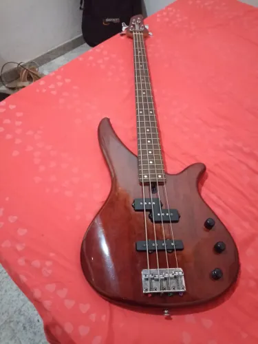 Contra baixo yamara 4 cordas 
