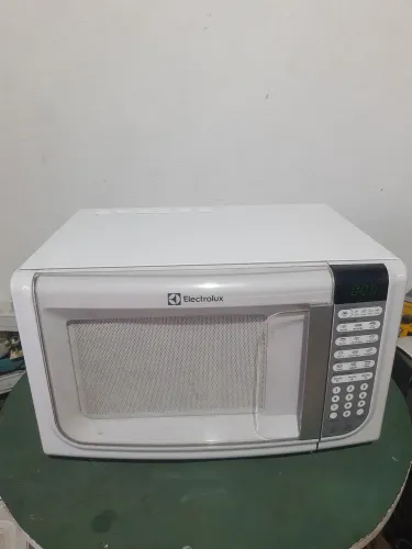 Microondas Electrolux 31 Litros. Super novo