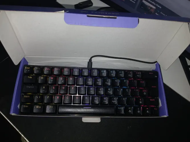 TECLADO MECANICO SWITCH VERMELHO 65% 