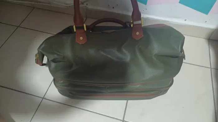 Bolsa de viagem couro resistente