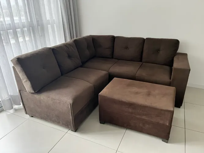 Sofá de Canto com Pufe