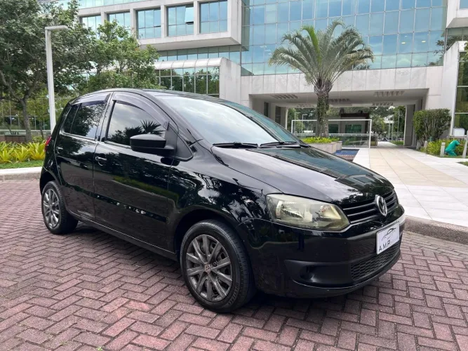 Volkswagen Fox 1.0 MI Total Flex 8V 5P 2013