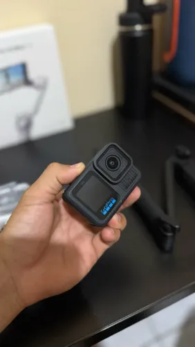 Gopro hero 3 com caixa tanque e tripé original.