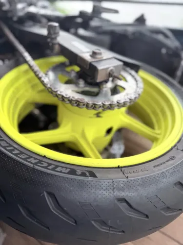 Roda Traseira + Pneu Michelin 180 55 R17 Kawasaki Z750 - EXCELENTE ESTADO