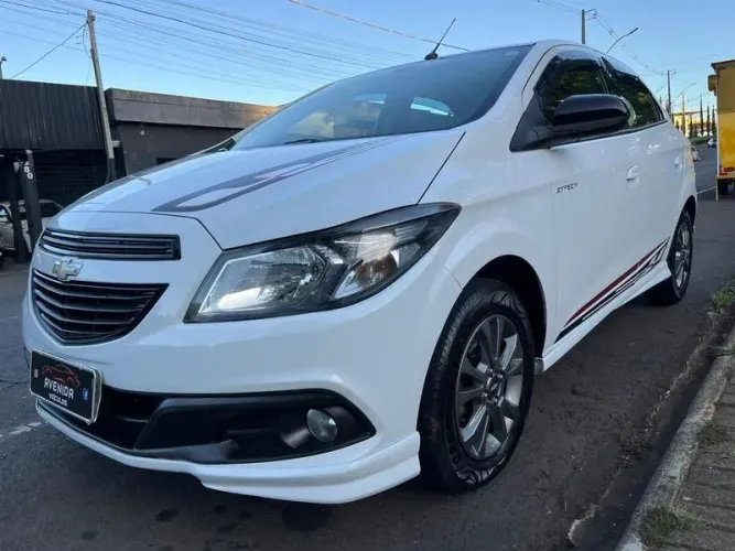 Chevrolet Onix Hatch Effect 1.4 8V Flex Power Mec. 4P 2015