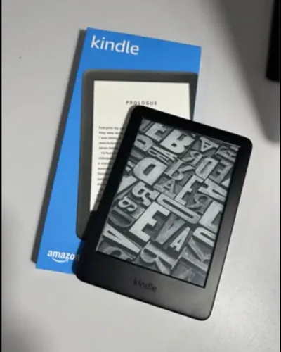 Kindle 10ª Geração (Capinha magnética e caixa original)