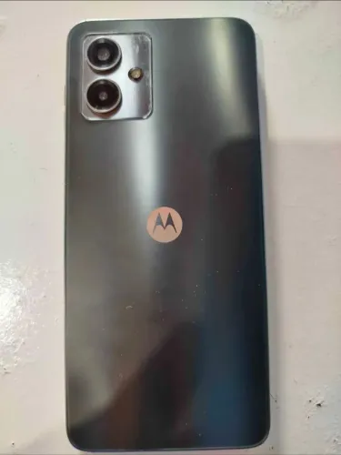 Motorola moto g14 de 128 GB muito bem conservado sem nenhum tipo de defeito 