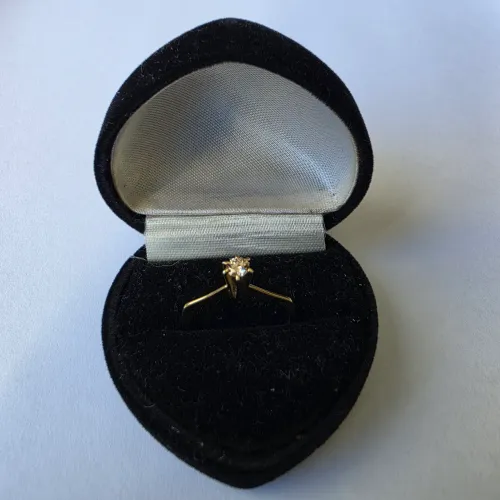 Anel de Ouro com Diamante