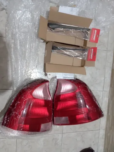 Jogo de lanterna Traseira + 02 antena corsa sedan modelo 2009/2010