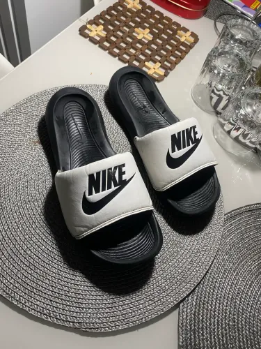 Chinelo slide Nike Victory tamanho 39