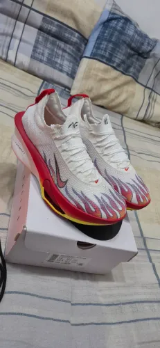 Nike alphafly flame tamanho 43 usado apenas 1 vez,Preço Negociável!!