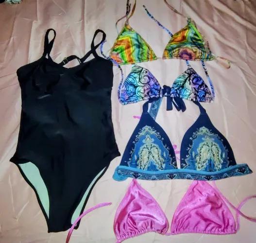 Saídas de praia e biquínis