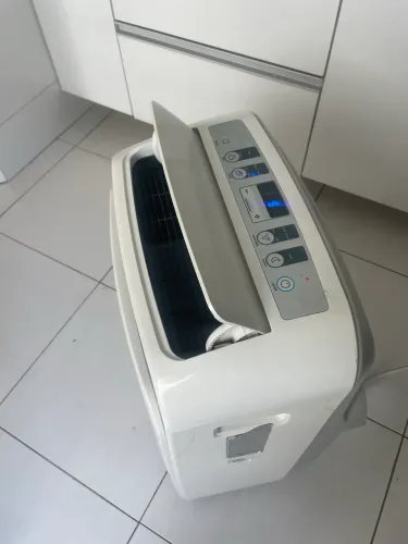 Ar-condicionado portátil 12mil bitus ,funcionando tudo certinho