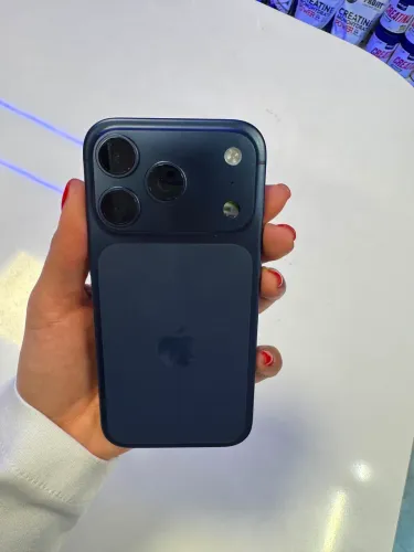 iPhone 17 pro Azul
