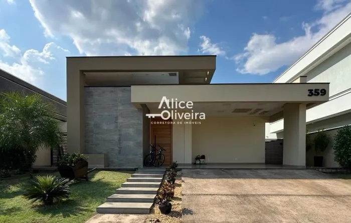 Casa Mobiliada à Venda no Condomínio Alphaville R$ 1.350.000