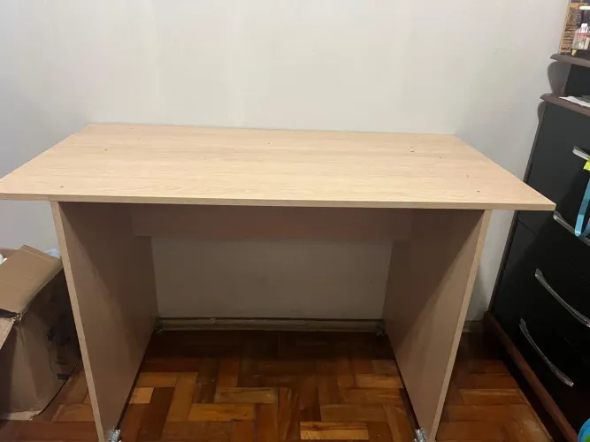 Mesa madeira com rodinhas