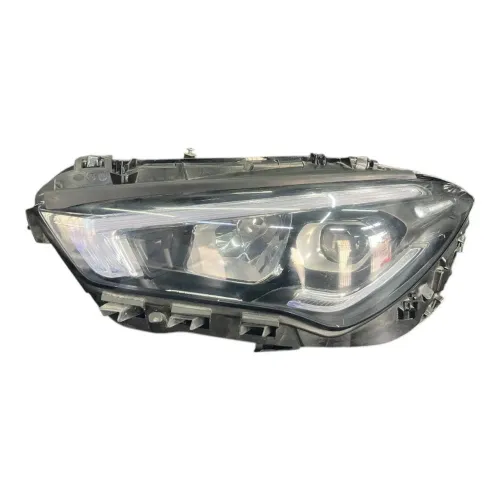 Farol da Mercedes CLA 200 Lado esquerdo 2020 A 2022