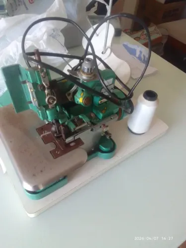 máquina overlock chinesinha