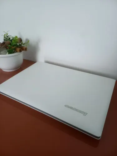 Notebook Lenovo Slim - Core i5 - 8GB - Windows 10