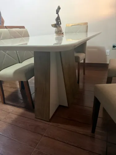 Mesa de Jantar 6 Lugares com Tampo de Vidro + 6 Cadeiras Estofadas