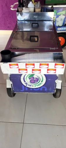 Carrinho açaí e salada de fruta 