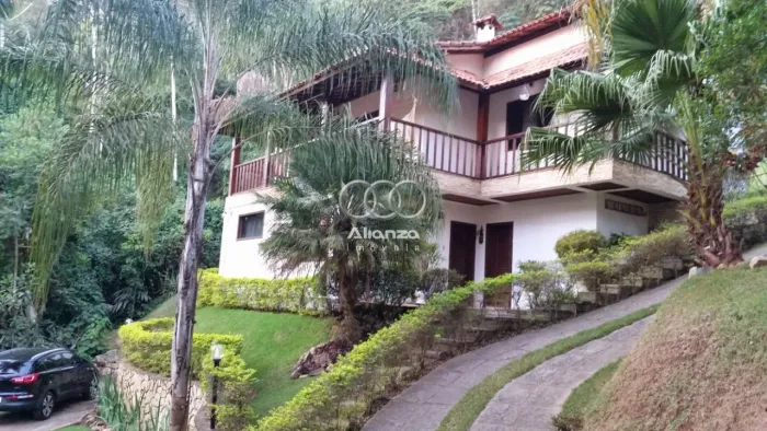 Casa a venda no Condomínio Canto das Águas.