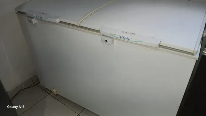 FREEZER ELETROLUX EM OTIMAS CONDICOES - H400 
