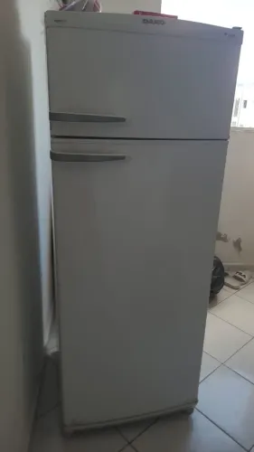 Vende-se Geladeira