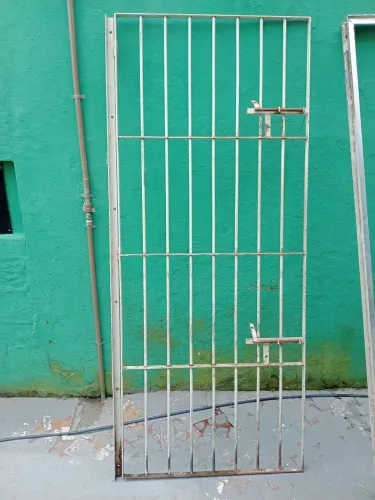 Grade de ferro Porta de alumínio usados