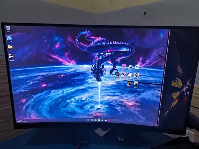 Monitor curvo Asrock 27" qhd 165hz COM DEFEITO