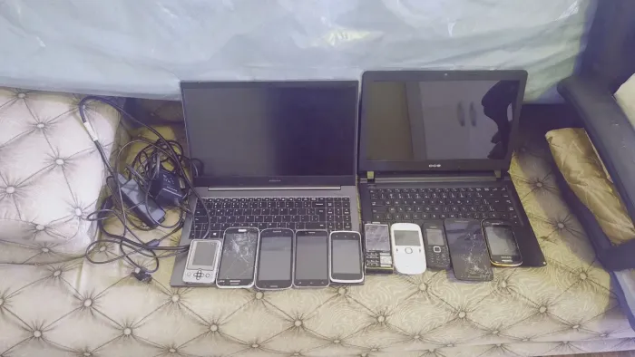 2 Notebooks e Celulares antigos