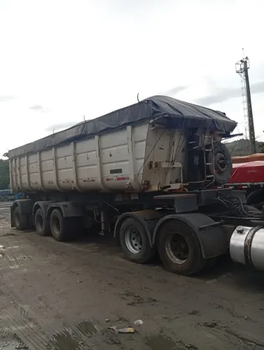 Carreta caçamba Pastre Vanderleia
