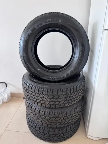 Jogo de pneu 265/65R17