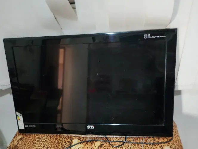 Vendo TV ST 32 polegadas não e smart