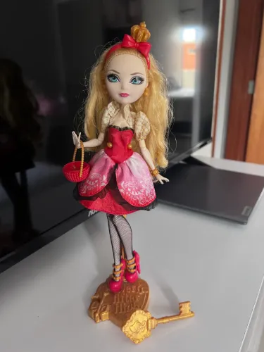 Apple White g1- ever after high