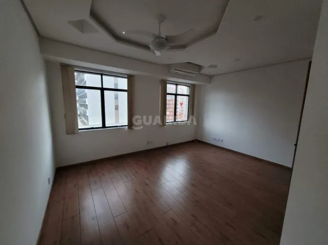 Sala comercial reformada no bairro Cristo Redentor!