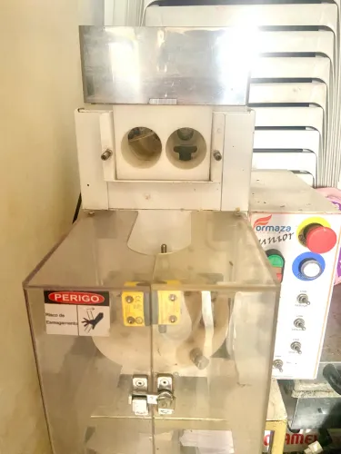 Máquina de salgado