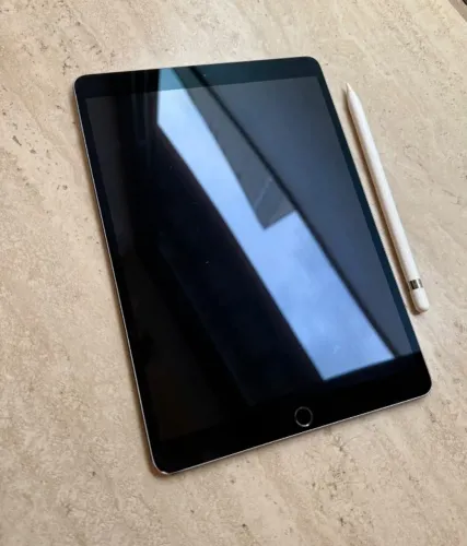 iPad Pro 10.5pol 64gb cinza espacial com apple pencil