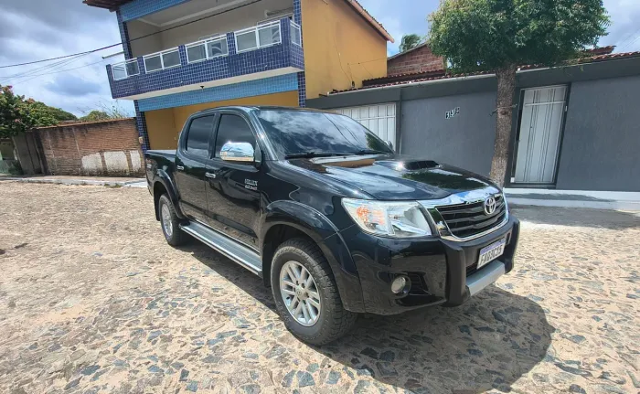 Toyota Hilux CD SRV D4-d 4X4 3.0 TDI Diesel AUT 2012